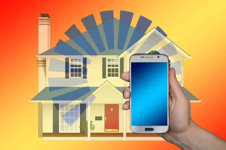 Hand holding a smartphone in front of a house with solar panels, symbolizing energy efficiency and the impact of the garage door on home temperature across seasons.