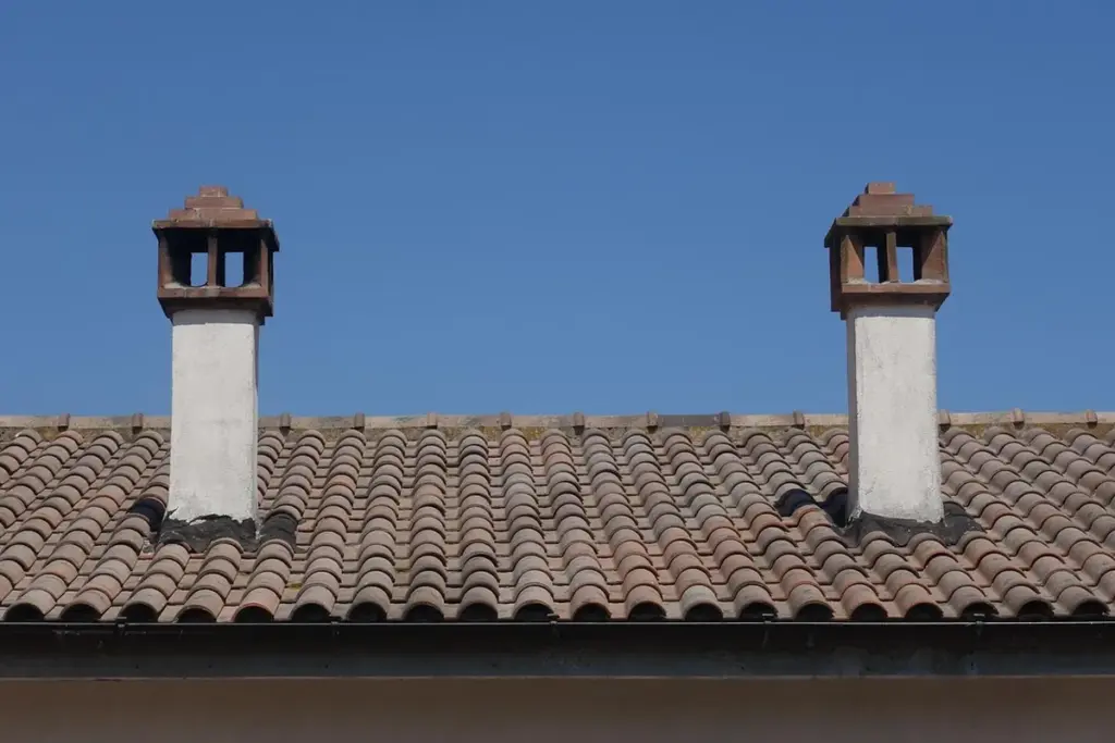 How Do You Repair, Shingle, or Build a Garage Roof?