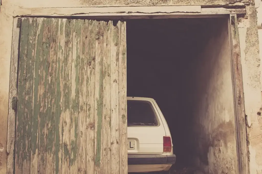How Do You Pronounce ‘Garage’? A Homeowner’s Guide to Regional Dialects